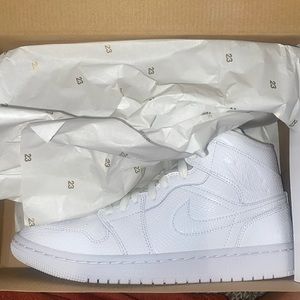 Nike Air Jordan 1 Mid WMNS